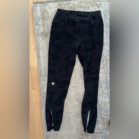 Lululemon Surge Joggers – Black Camo, Reflective Logo, Zipper (Men’s Size S) - Picture 3 of 3